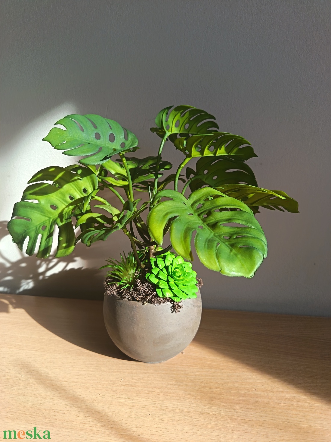 Élethű mini könnyezőpálma pozsgásokkal  - otthon & életmód - dekoráció - asztal és polc dekoráció - asztaldísz - Meska.hu