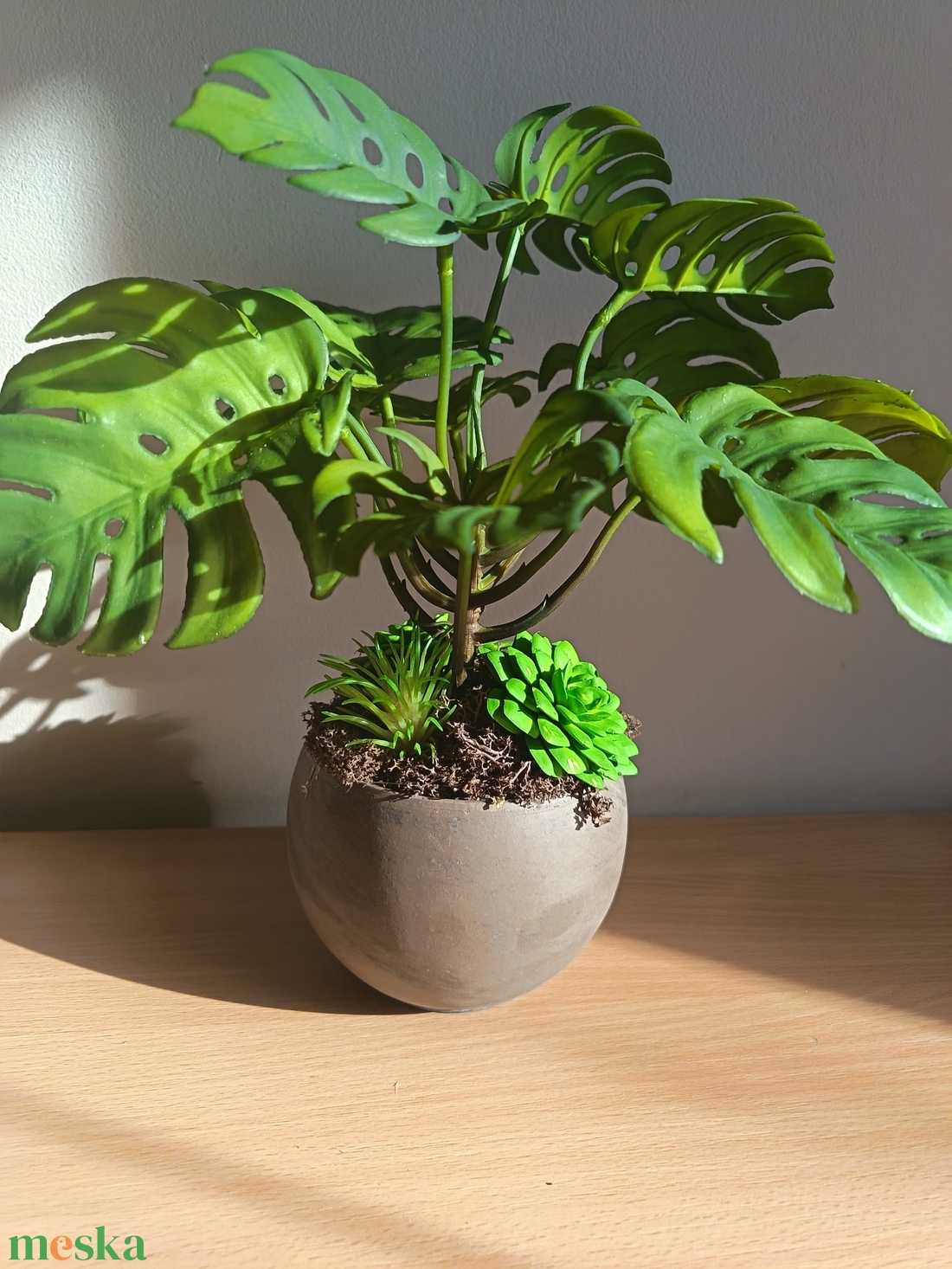 Élethű mini könnyezőpálma pozsgásokkal  - otthon & életmód - dekoráció - asztal és polc dekoráció - asztaldísz - Meska.hu