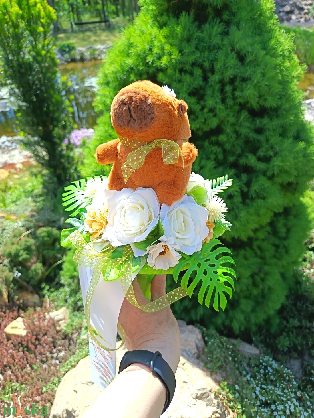Ovis ballagási csokor plüss capybarával  - otthon & életmód - virágdekoráció - virágok - virágcsokor - Meska.hu