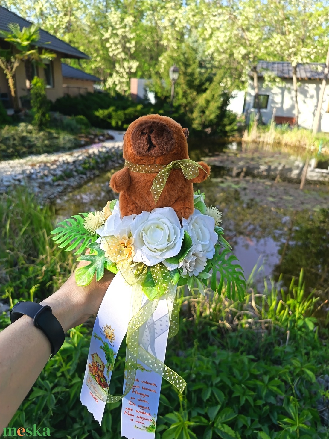 Ovis ballagási csokor plüss capybarával  - otthon & életmód - virágdekoráció - virágok - virágcsokor - Meska.hu