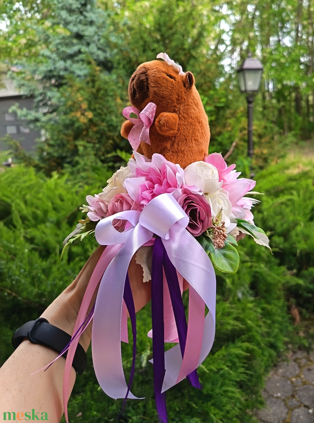Ovis-bölcsis ballagási csokor plüss capybarával  - otthon & életmód - virágdekoráció - virágok - virágcsokor - Meska.hu