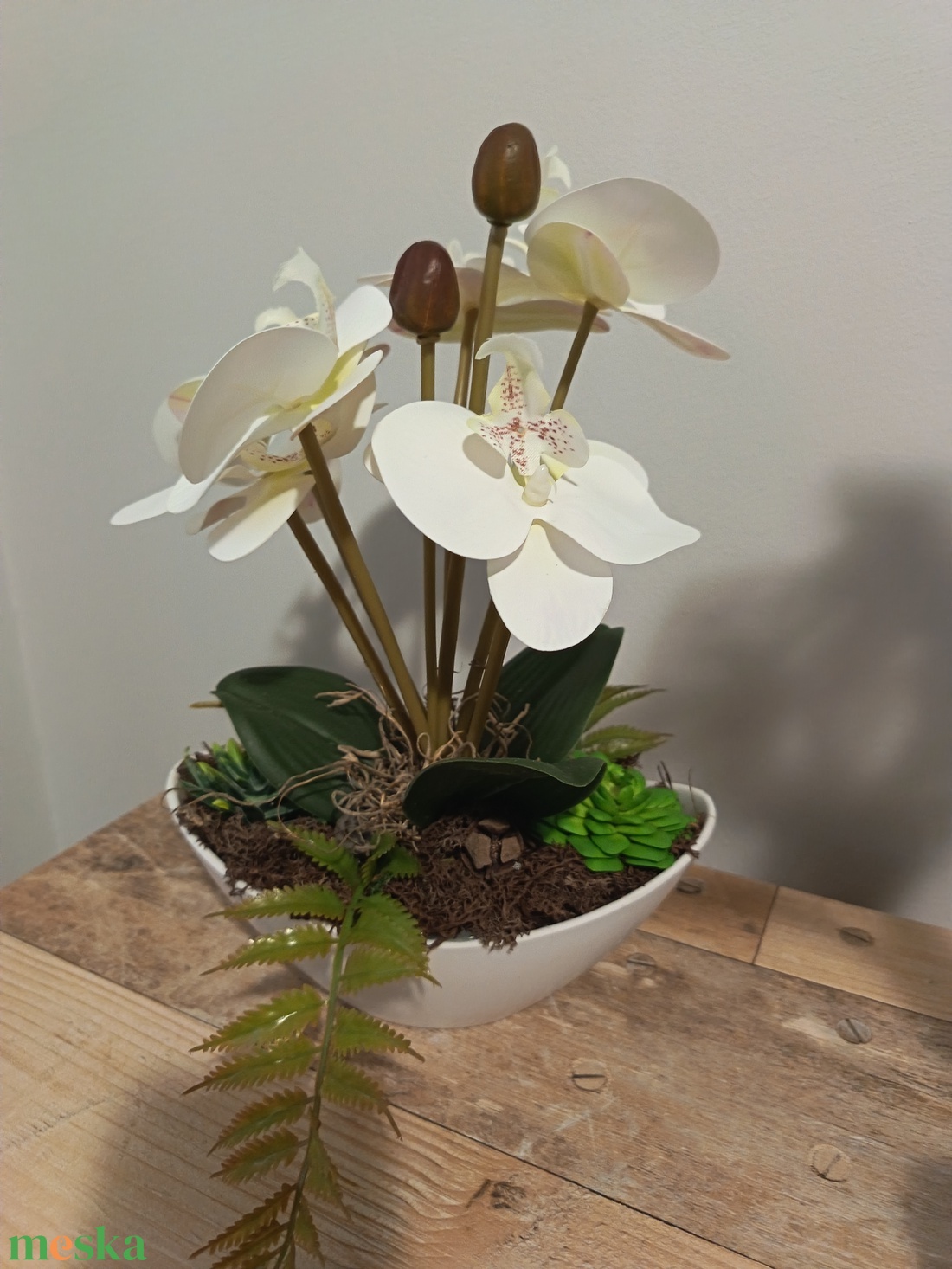 Fehér orchideás asztaldísz csónakkaspóban - otthon & életmód - dekoráció - asztal és polc dekoráció - asztaldísz - Meska.hu