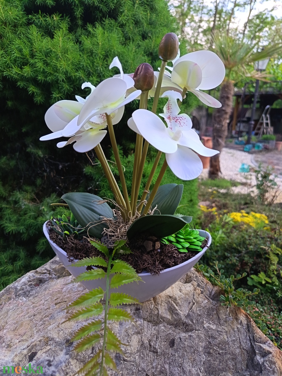 Fehér orchideás asztaldísz csónakkaspóban - otthon & életmód - dekoráció - asztal és polc dekoráció - asztaldísz - Meska.hu