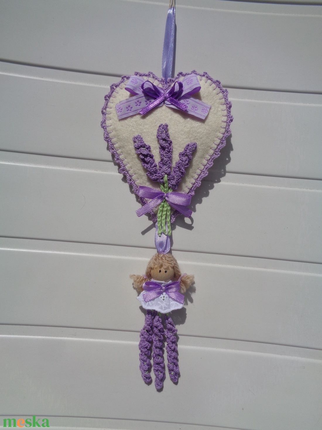 Levendulaszív babával - ajtódísz - otthon & életmód - dekoráció - ajtó- és ablak dekoráció - ajtódísz & kopogtató - Meska.hu