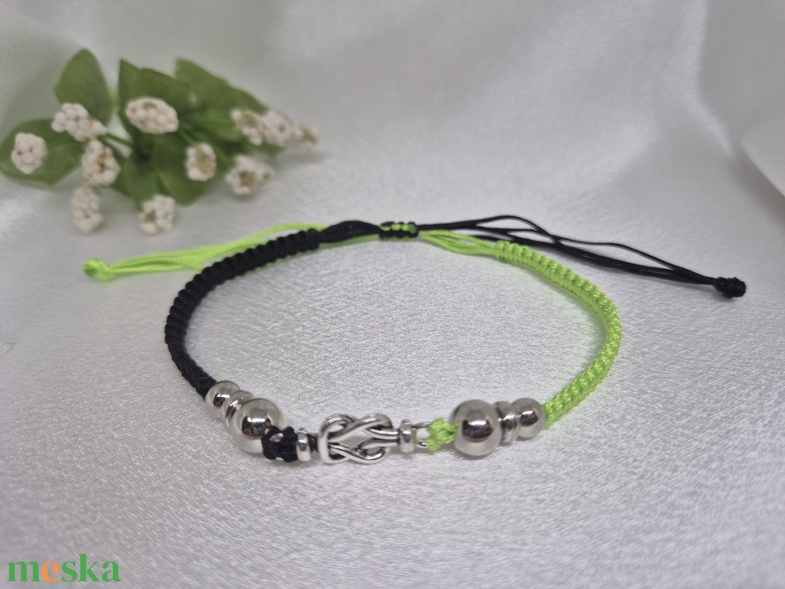 Makramé karkötő - ékszer - karkötő - charm karkötő - Meska.hu