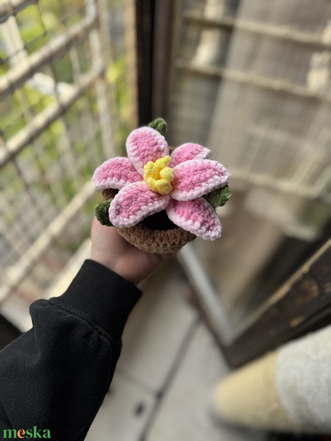 Rózsaszín virág kaspóban  - otthon & életmód - dekoráció - asztal és polc dekoráció - asztaldísz - Meska.hu