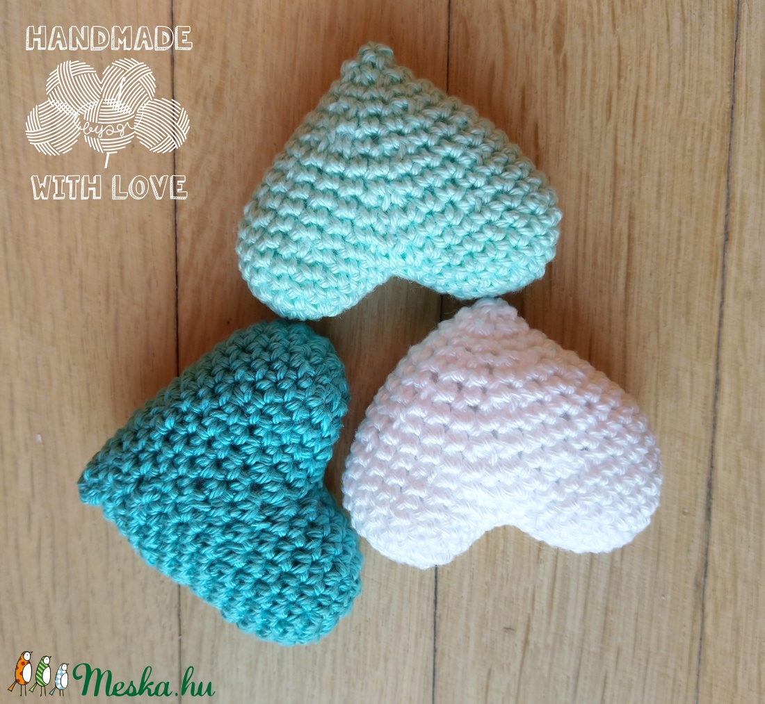 Horgolt 3D amigurumi szív - türkiz - esküvő - dekoráció - helyszíni dekor - Meska.hu