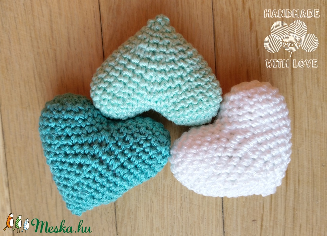 Horgolt 3D amigurumi szív - türkiz - esküvő - dekoráció - helyszíni dekor - Meska.hu