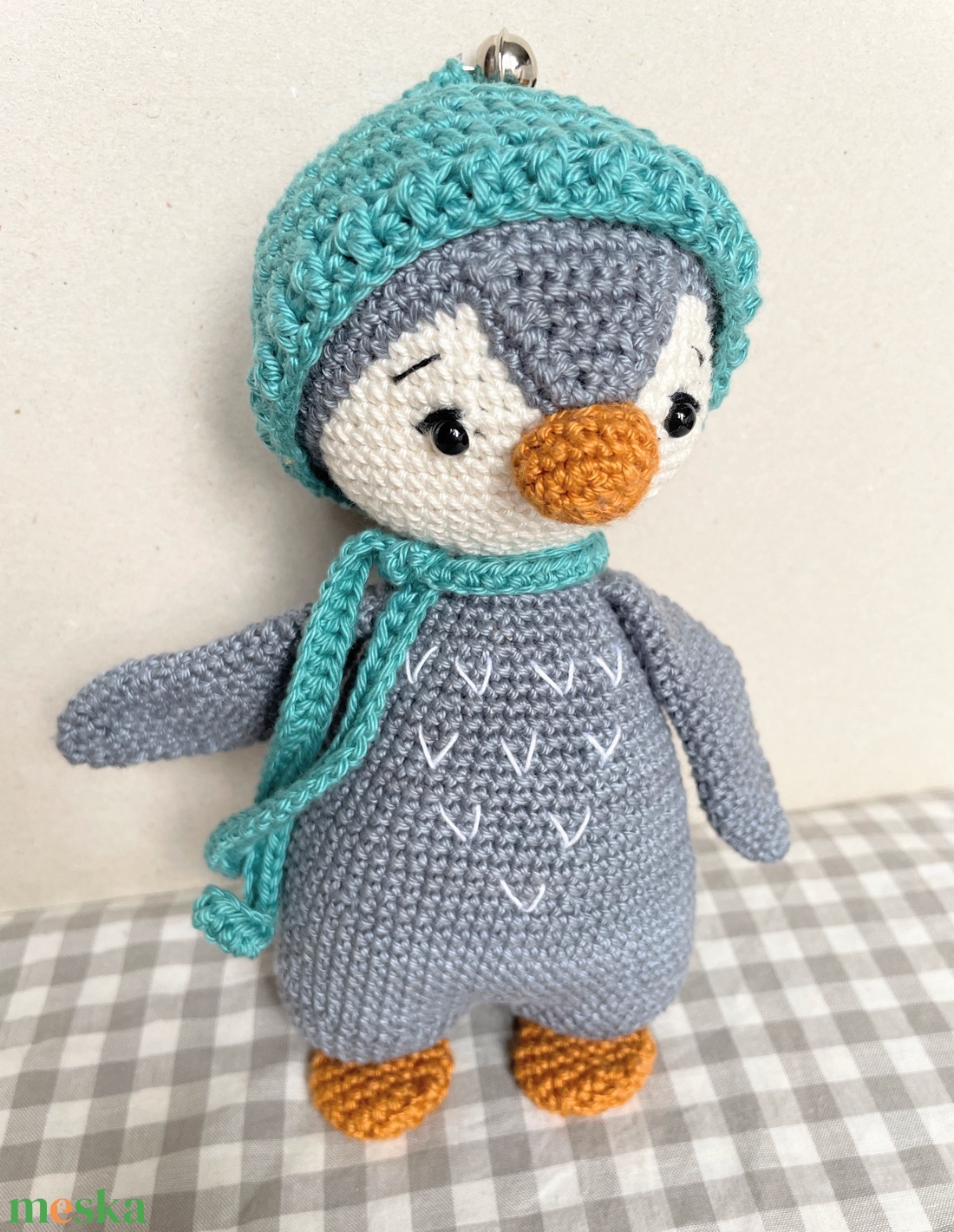 Horgolt pingvin sállal és sapkával - játék & sport - plüssállat & játékfigura - más figura - Meska.hu Horgolt pingvin sállal és sapkával - játék & sport - plüssállat & játékfigura - más figura - Meska.hu