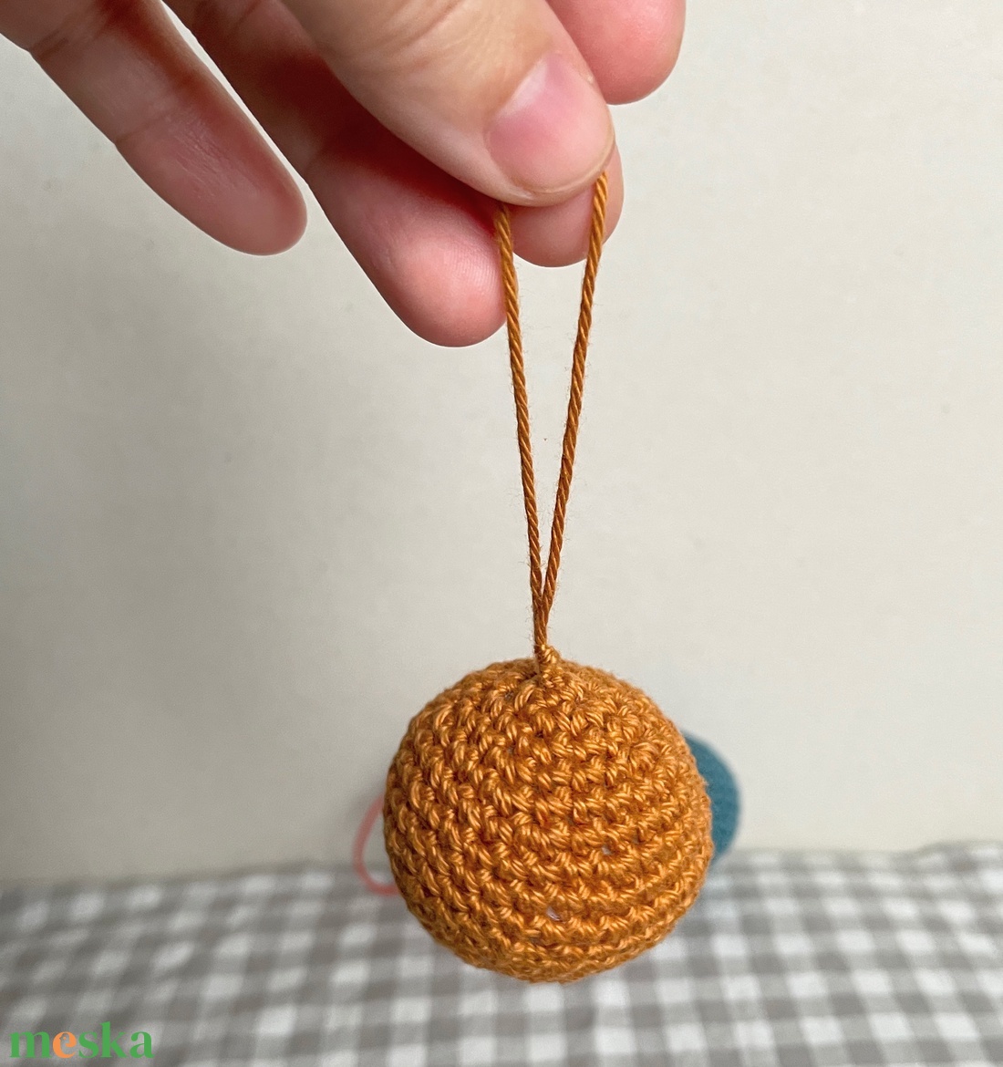 Horgolt mini gömbök - karácsony - karácsonyi lakásdekoráció - karácsonyi manók, figurák - Meska.hu