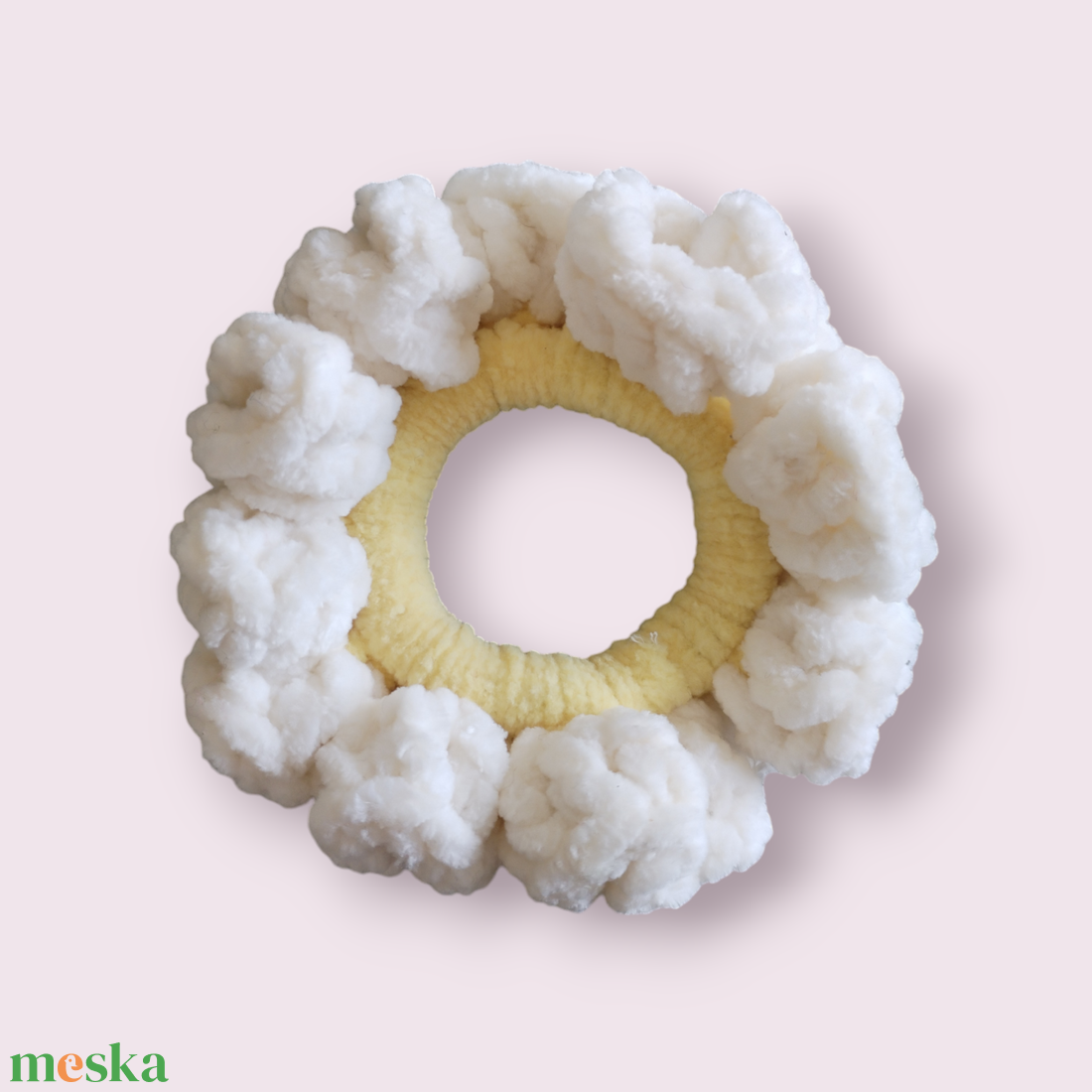 Bársony scrunchie - Margaréta - ruha & divat - hajdísz & hajcsat - hajgumi - Meska.hu Bársony scrunchie - Margaréta - ruha & divat - hajdísz & hajcsat - hajgumi - Meska.hu