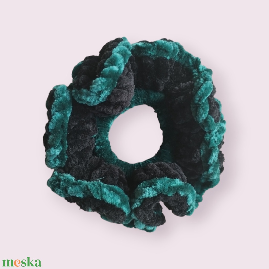 Bársony scrunchie - Méreg - ruha & divat - hajdísz & hajcsat - hajgumi - Meska.hu Bársony scrunchie - Méreg - ruha & divat - hajdísz & hajcsat - hajgumi - Meska.hu