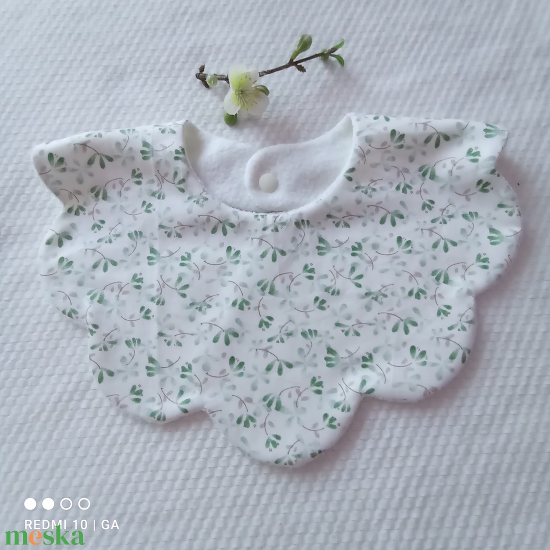 Virág nyálkendő/előke - ruha & divat - babaruha & gyerekruha - előke & nyálkendő - Meska.hu Virág nyálkendő/előke - ruha & divat - babaruha & gyerekruha - előke & nyálkendő - Meska.hu