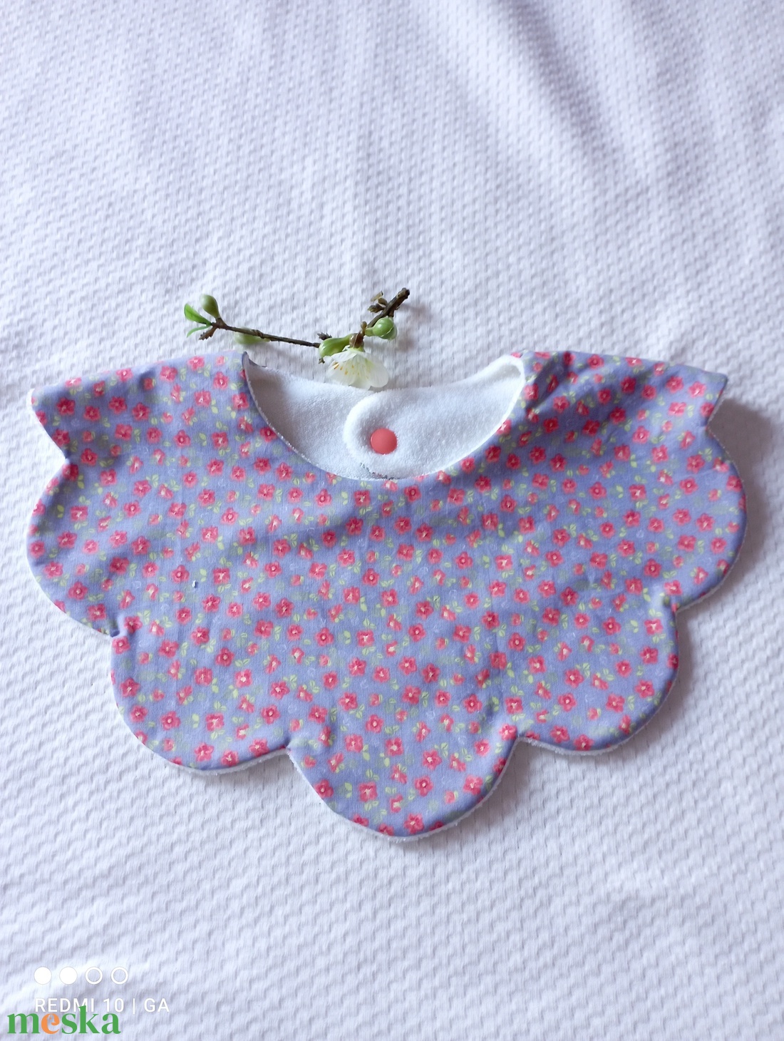 Virág nyálkendő/előke - ruha & divat - babaruha & gyerekruha - előke & nyálkendő - Meska.hu Virág nyálkendő/előke - ruha & divat - babaruha & gyerekruha - előke & nyálkendő - Meska.hu