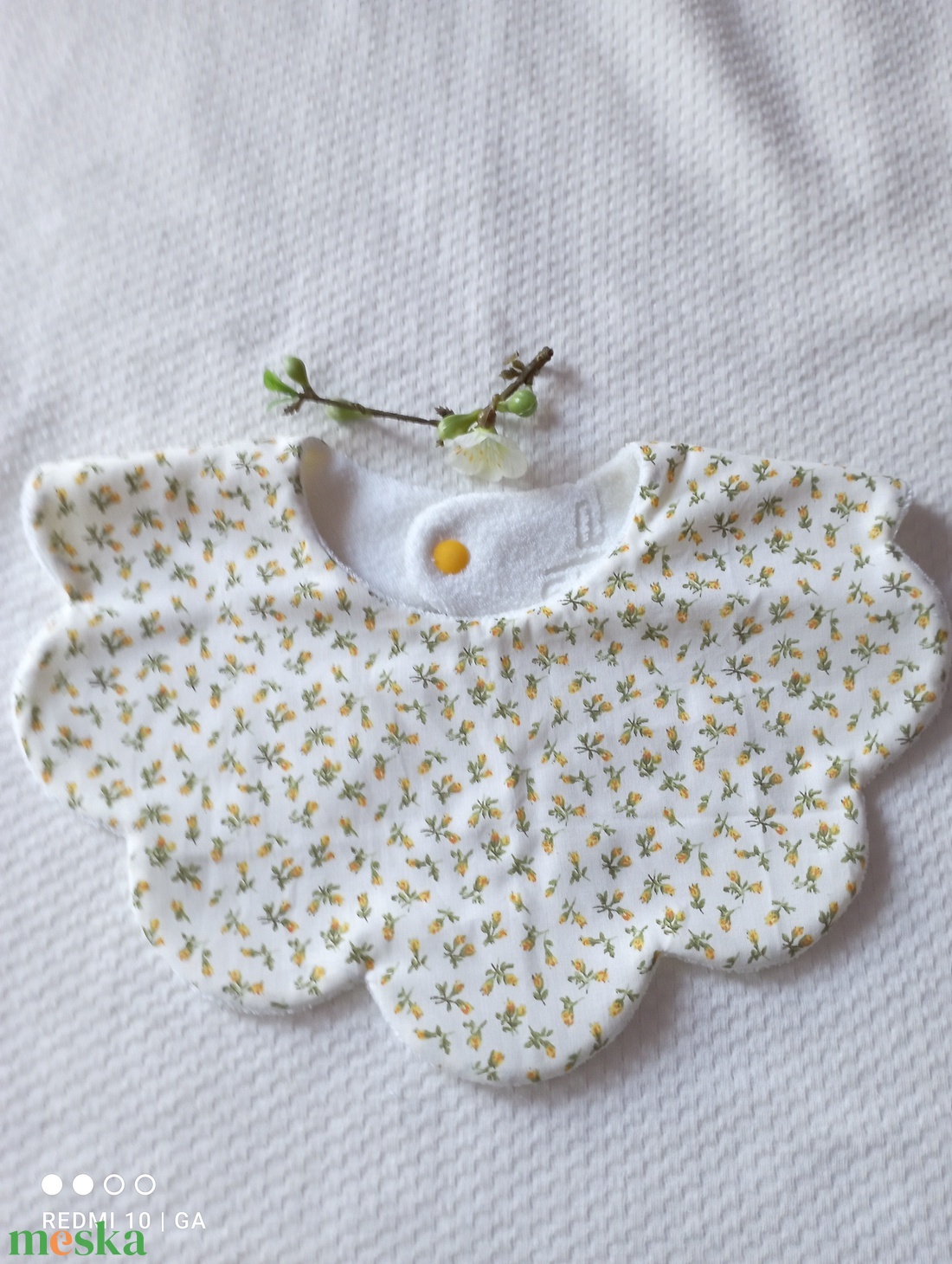 Virág nyálkendő/előke - ruha & divat - babaruha & gyerekruha - előke & nyálkendő - Meska.hu Virág nyálkendő/előke - ruha & divat - babaruha & gyerekruha - előke & nyálkendő - Meska.hu