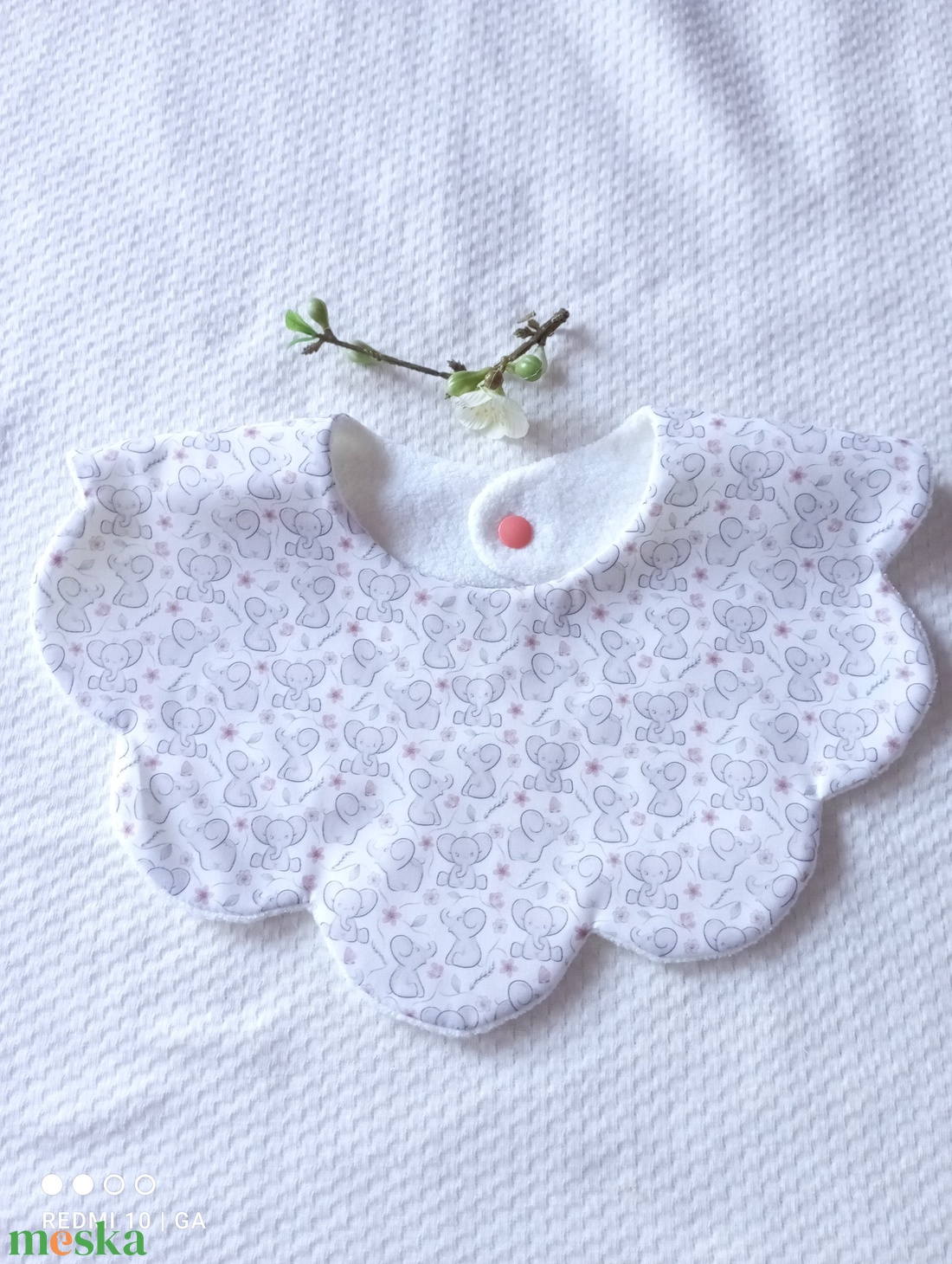 Virág nyálkendő/előke - ruha & divat - babaruha & gyerekruha - előke & nyálkendő - Meska.hu Virág nyálkendő/előke - ruha & divat - babaruha & gyerekruha - előke & nyálkendő - Meska.hu