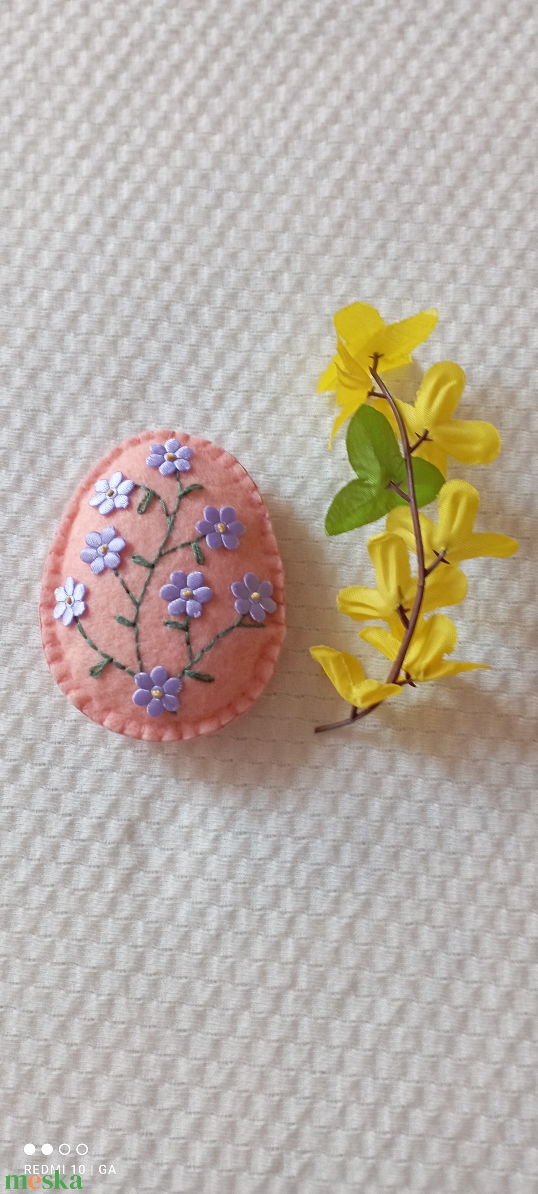 Hímzett tojás  - ünnepi díszek, dekorációk - húsvéti díszek és dekorációk - húsvéti abrosz, terítő - Meska.hu