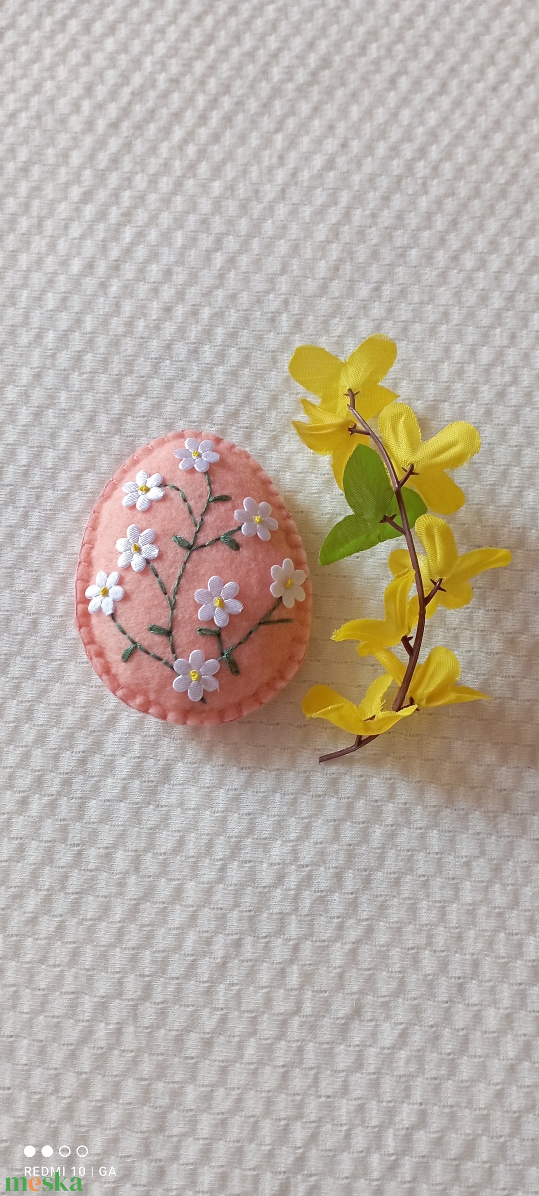 Hímzett tojás  - ünnepi díszek, dekorációk - húsvéti díszek és dekorációk - húsvéti abrosz, terítő - Meska.hu