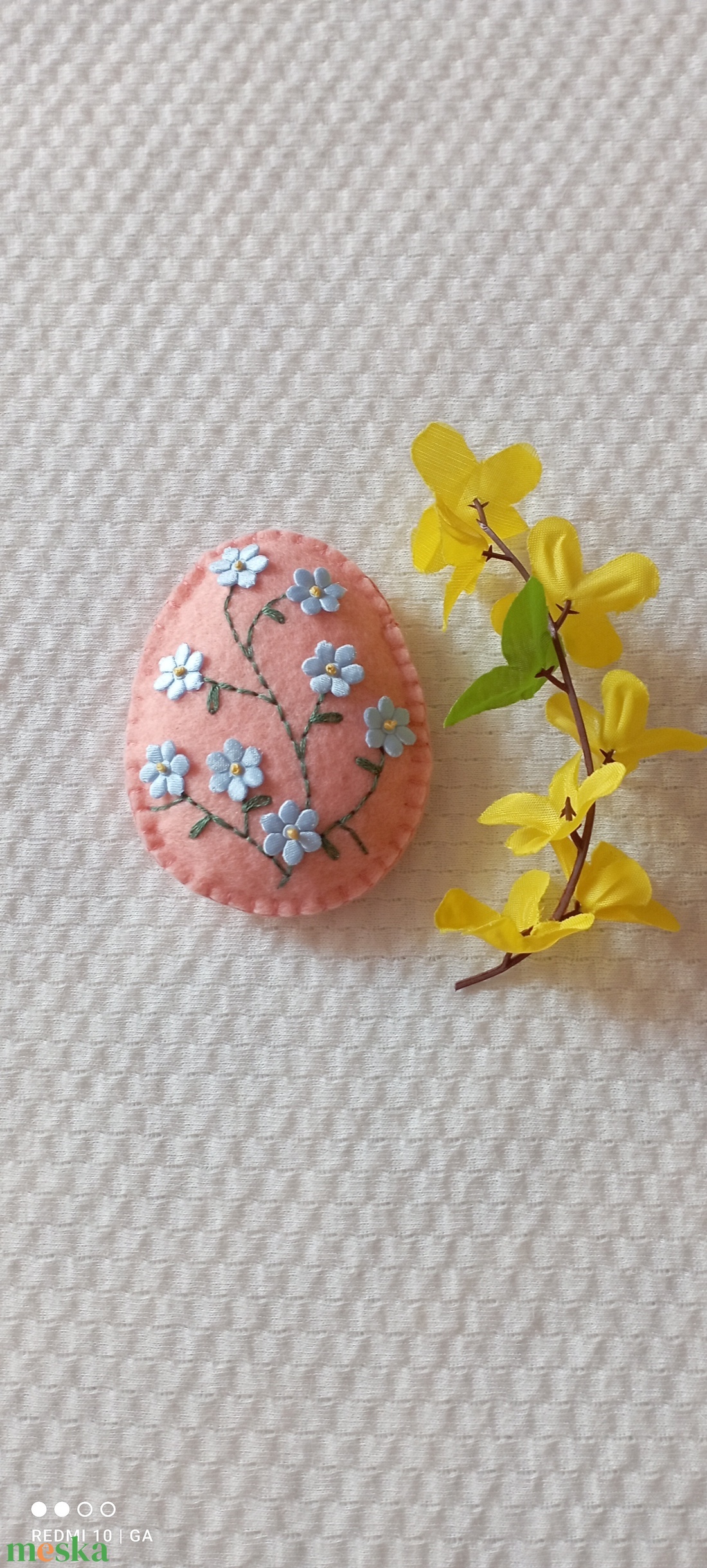 Hímzett tojás  - ünnepi díszek, dekorációk - húsvéti díszek és dekorációk - húsvéti abrosz, terítő - Meska.hu