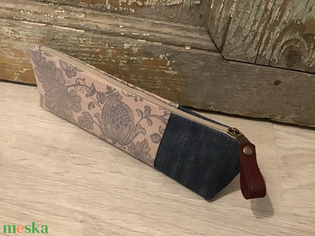 Tolltartó, vászon -farmer bélelt tolltartó, ajándék pedagógus napra, virág mintás tolltartó  - otthon & életmód - papír, írószer - tolltartó & ceruzatekercs - Meska.hu