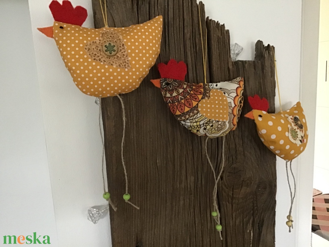 Textil tyúkocskák. Lakásdekoráció , húsvéti dekor. Egyedi darabok. Vászon dekoráció  - otthon & életmód - dekoráció - fali és függő dekoráció - függődísz - Meska.hu