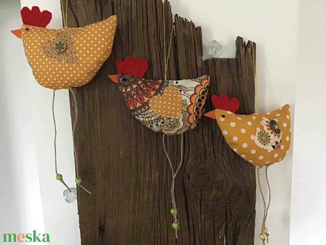 Textil tyúkocskák. Lakásdekoráció , húsvéti dekor. Egyedi darabok. Vászon dekoráció  - otthon & életmód - dekoráció - fali és függő dekoráció - függődísz - Meska.hu