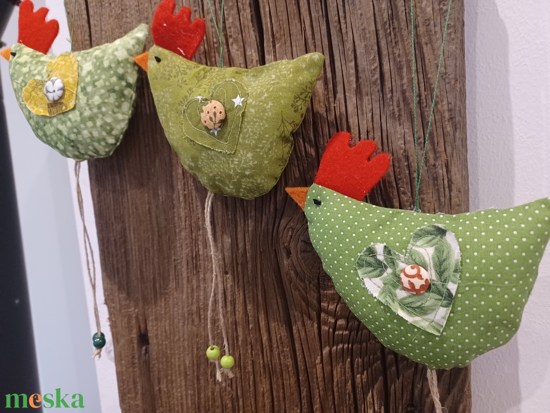 Textil tyúkocskák. Lakásdekoráció , húsvéti dekor. Egyedi darabok. Vászon dekoráció  - otthon & életmód - dekoráció - fali és függő dekoráció - függődísz - Meska.hu