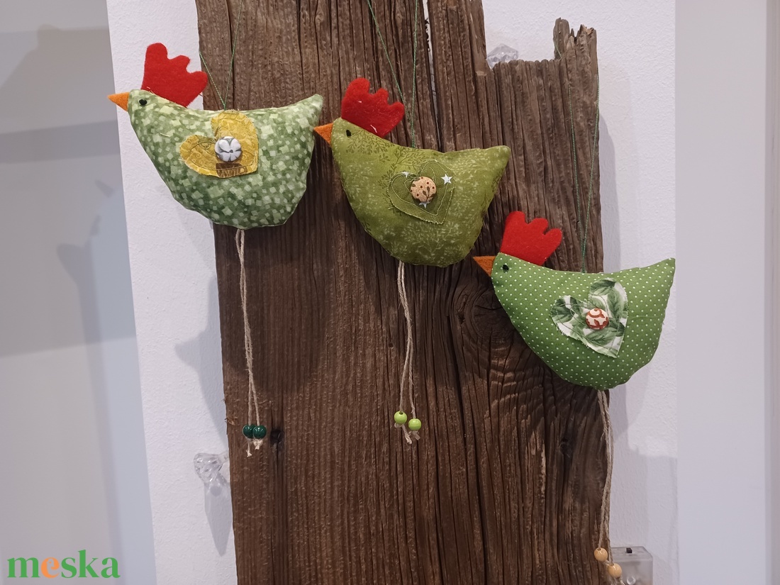 Textil tyúkocskák. Lakásdekoráció , húsvéti dekor. Egyedi darabok. Vászon dekoráció  - otthon & életmód - dekoráció - fali és függő dekoráció - függődísz - Meska.hu