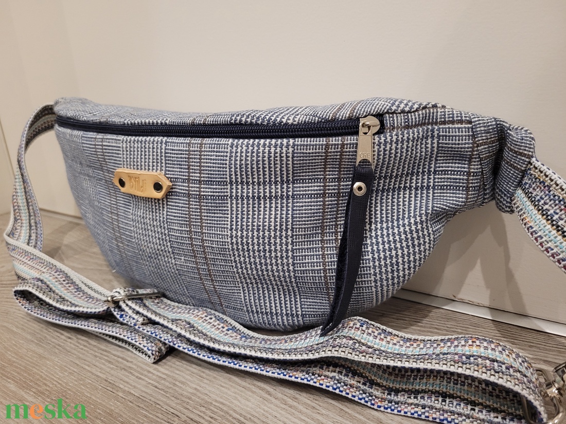 Kék kockás.Nagy méretű övtáska dizájn .Unisex Testtáska, válltáska, szövet táska, kockás táska, vállon átvethető táska - táska & tok - kézitáska & válltáska - vállon átvethető táska - Meska.hu Kék kockás.Nagy méretű övtáska dizájn .Unisex Testtáska, válltáska, szövet táska, kockás táska, vállon átvethető táska - táska & tok - kézitáska & válltáska - vállon átvethető táska - Meska.hu