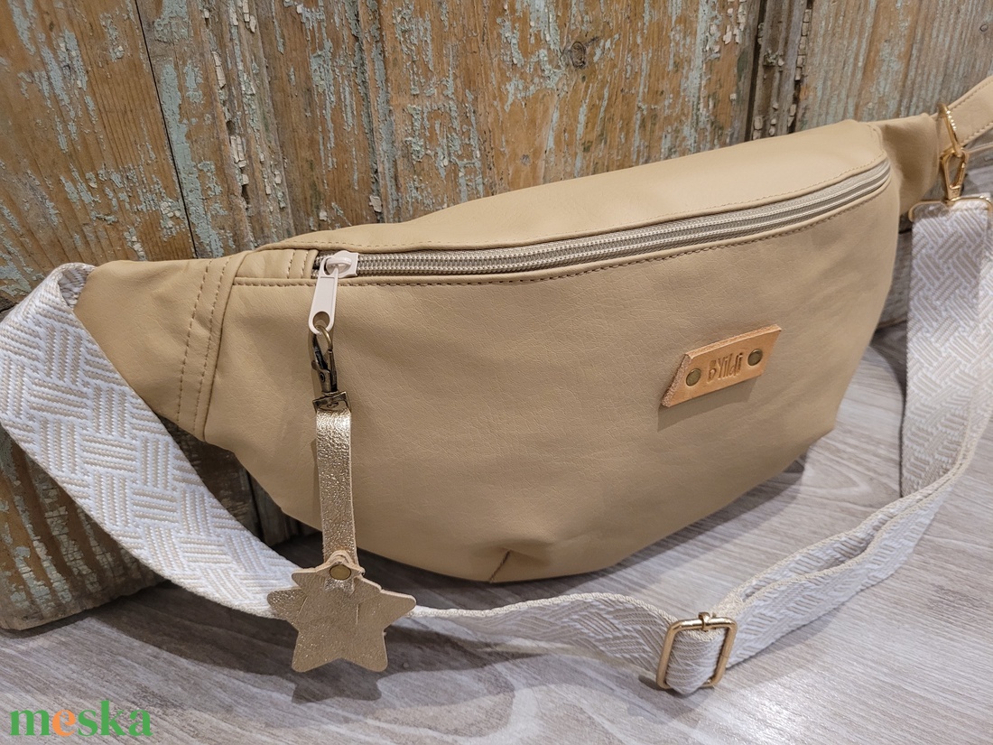 Tejeskávé  táska. mintás heveder. Övtáska fazonú műbőr táska, válltáska , vállon átvethető táska - táska & tok - kézitáska & válltáska - vállon átvethető táska - Meska.hu