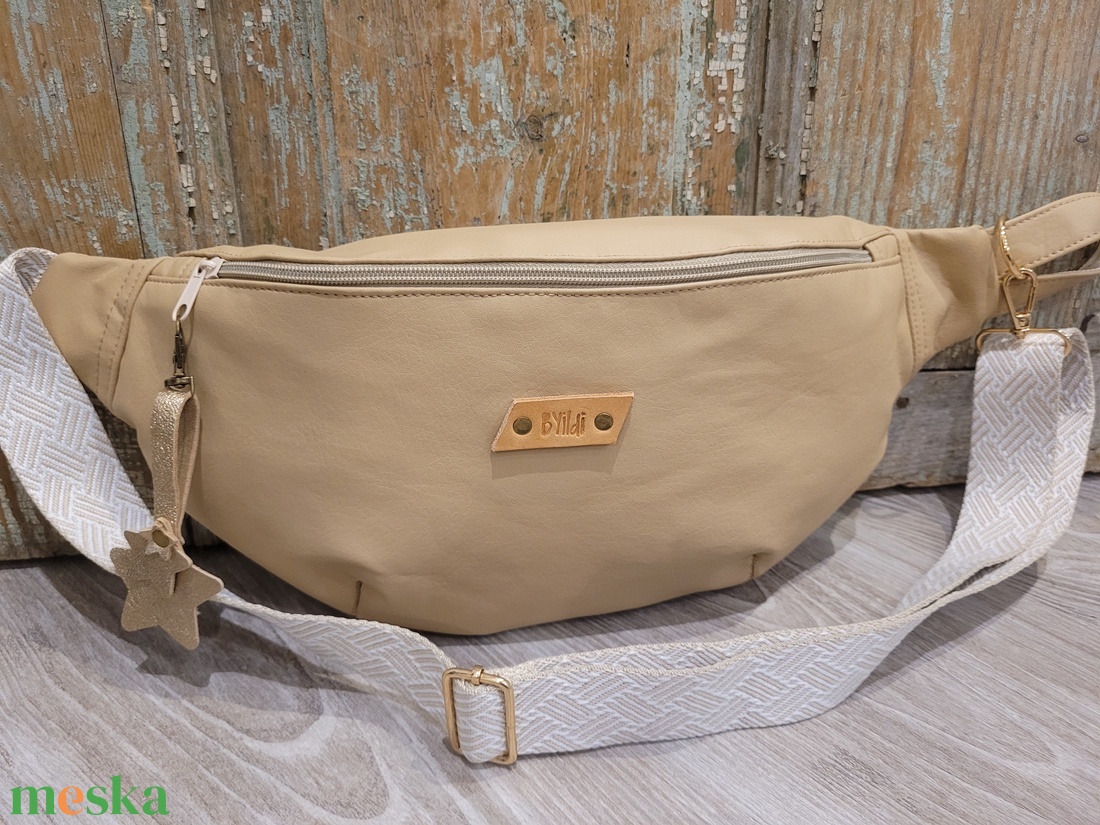 Tejeskávé  táska. mintás heveder. Övtáska fazonú műbőr táska, válltáska , vállon átvethető táska - táska & tok - kézitáska & válltáska - vállon átvethető táska - Meska.hu