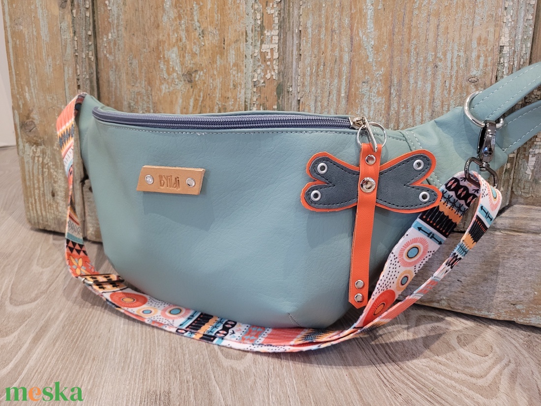 Türkiz táska. mintás heveder. Övtáska fazonú műbőr táska, válltáska , vállon átvethető táska - táska & tok - kézitáska & válltáska - vállon átvethető táska - Meska.hu Türkiz táska. mintás heveder. Övtáska fazonú műbőr táska, válltáska , vállon átvethető táska - táska & tok - kézitáska & válltáska - vállon átvethető táska - Meska.hu