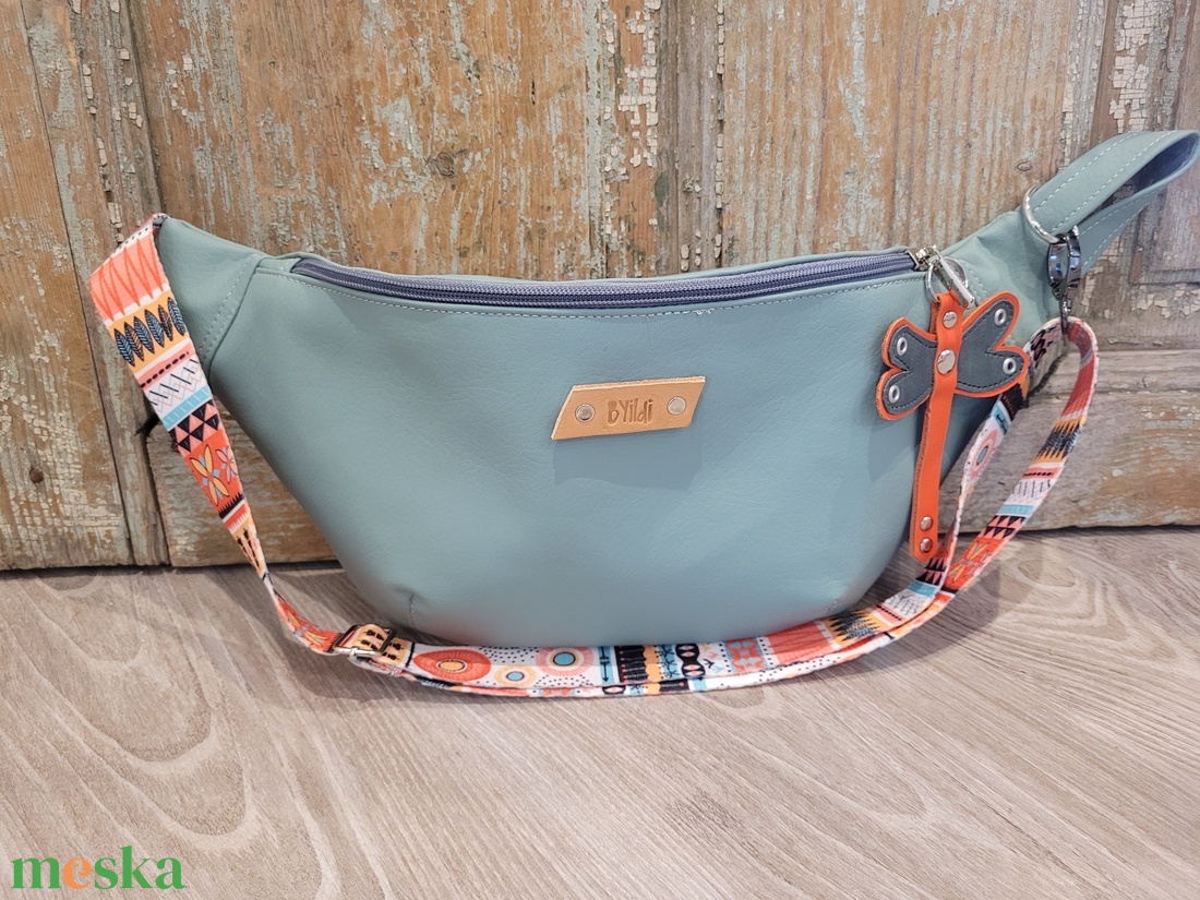 Türkiz táska. mintás heveder. Övtáska fazonú műbőr táska, válltáska , vállon átvethető táska - táska & tok - kézitáska & válltáska - vállon átvethető táska - Meska.hu Türkiz táska. mintás heveder. Övtáska fazonú műbőr táska, válltáska , vállon átvethető táska - táska & tok - kézitáska & válltáska - vállon átvethető táska - Meska.hu