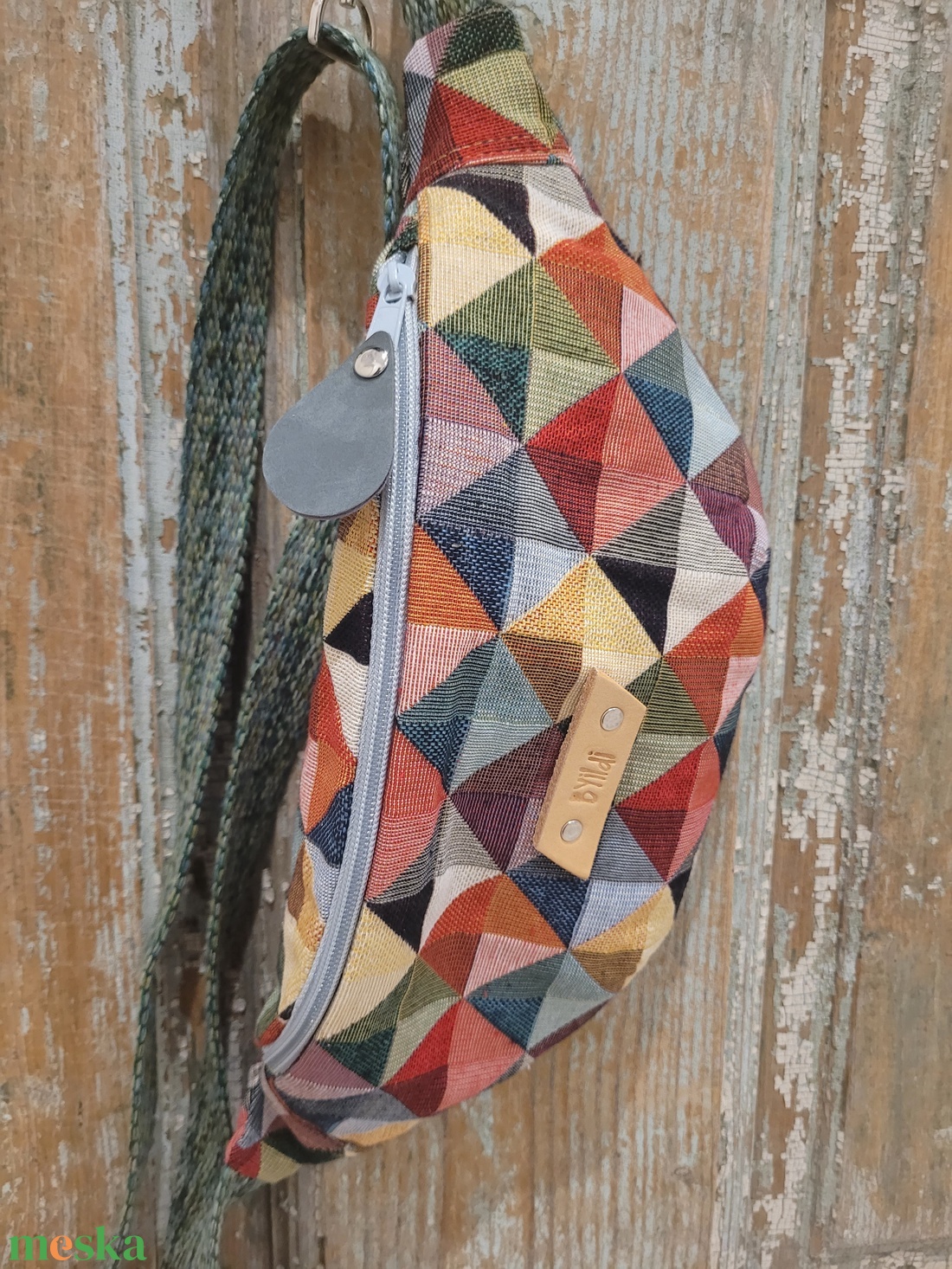 Kockás, színes  szövettáska, közepes méretű övtáska dizájn Testtáska, válltáska, szövet táska, vállon átvethető táska - táska & tok - kézitáska & válltáska - vállon átvethető táska - Meska.hu