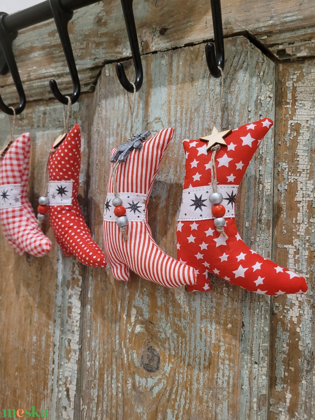 Céges ajándék. Karácsonyi dísz lakásdekoráció vászon függők, illatos vászoncsizmák, egyedi kézműves termék - karácsony - karácsonyi lakásdekoráció - karácsonyfadíszek - Meska.hu