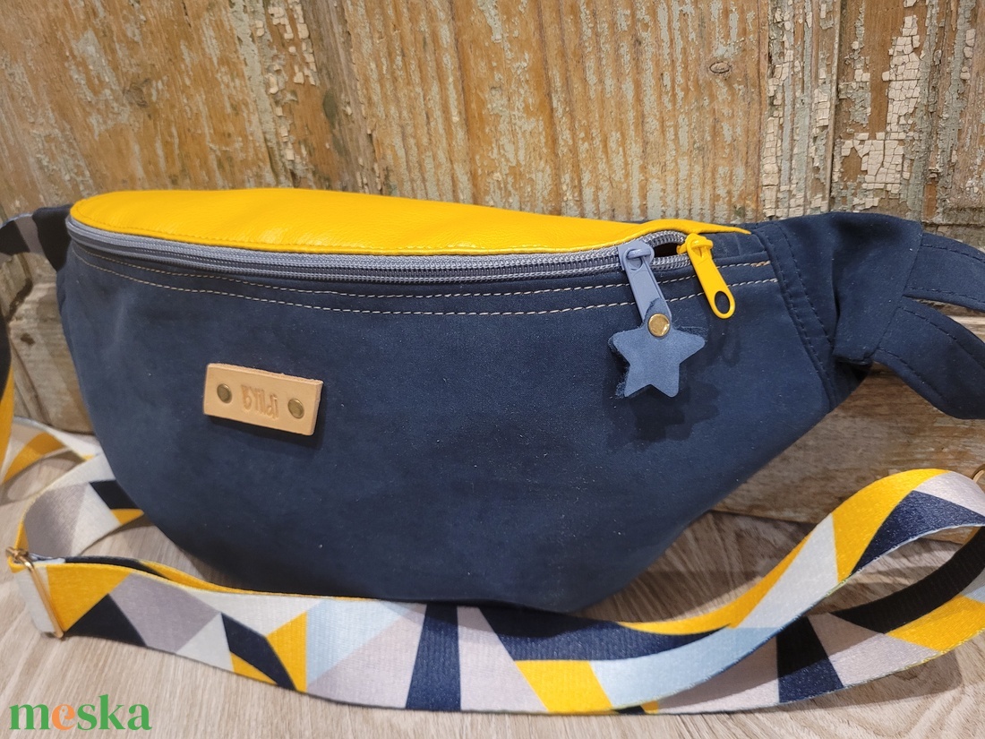Válltáska, övtáska fazonú táska. Sötétkék, sárga táska . Geometria mintás pánttal. - táska & tok - kézitáska & válltáska - vállon átvethető táska - Meska.hu