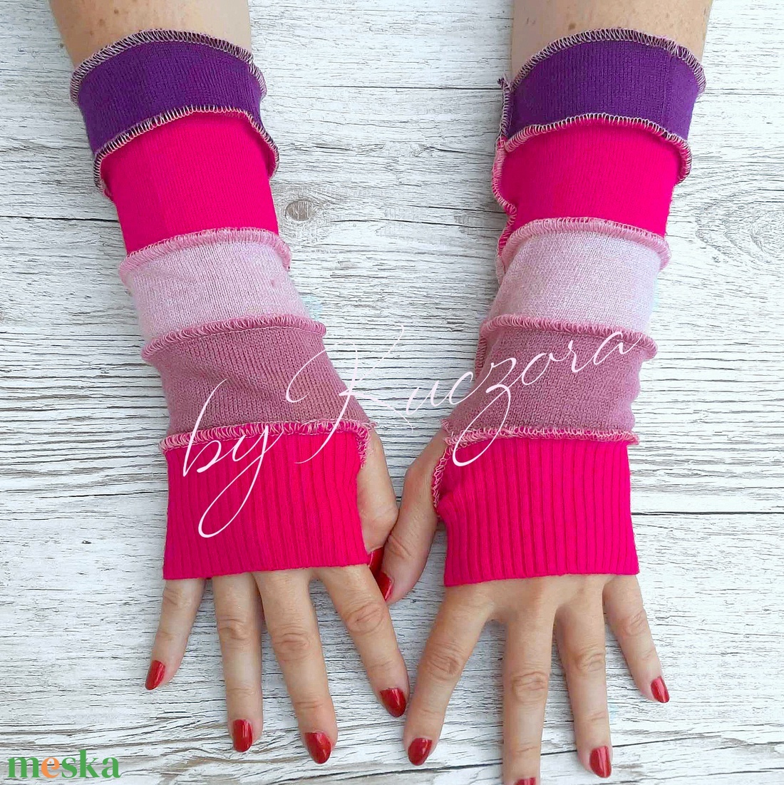 Pink, lila színvilágú karvédő, karmelegítő - ruha & divat - sál, sapka, kendő - kesztyű - Meska.hu Pink, lila színvilágú karvédő, karmelegítő - ruha & divat - sál, sapka, kendő - kesztyű - Meska.hu