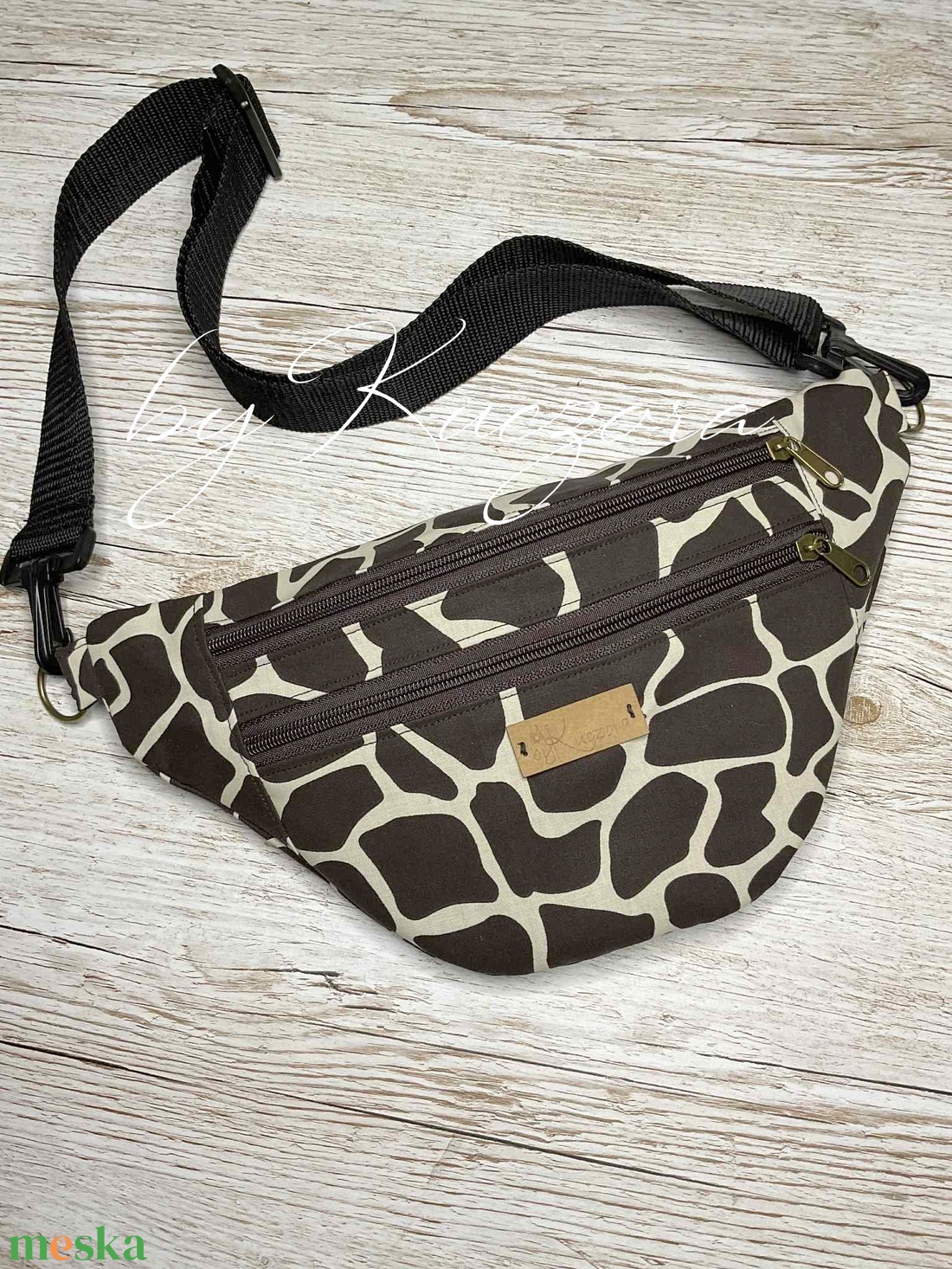 Zsiráfmintás övtáska / crossbody stílusos és egyedi - táska & tok - övtáska - Meska.hu Zsiráfmintás övtáska / crossbody stílusos és egyedi - táska & tok - övtáska - Meska.hu