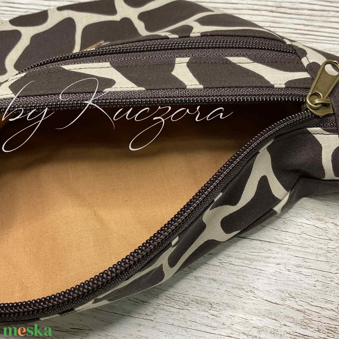 Zsiráfmintás övtáska / crossbody stílusos és egyedi - táska & tok - övtáska - Meska.hu Zsiráfmintás övtáska / crossbody stílusos és egyedi - táska & tok - övtáska - Meska.hu