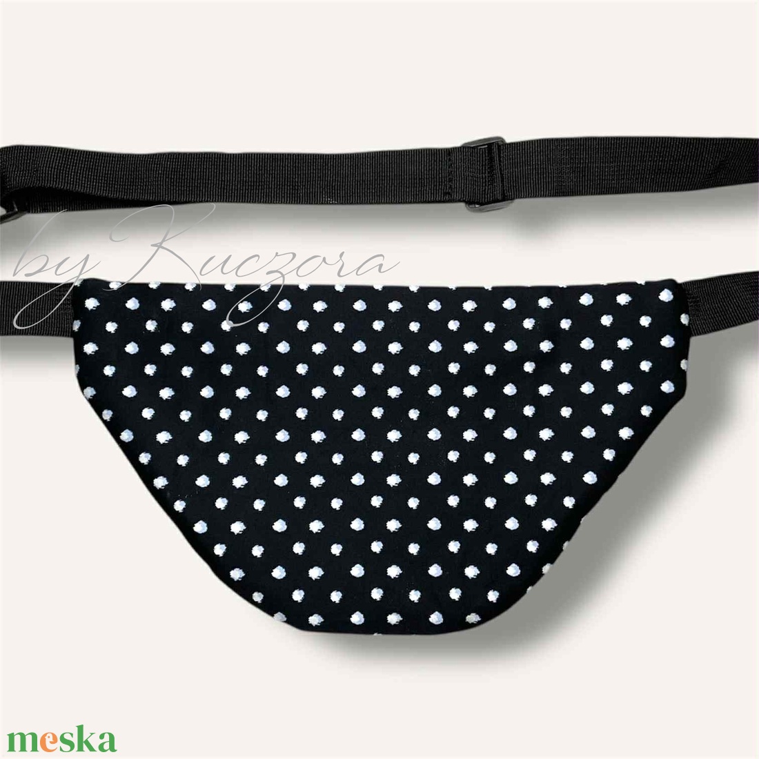 Fekete-fehér pöttyös övtáska / crossbody klasszikus, mégis játékos - táska & tok - övtáska - Meska.hu Fekete-fehér pöttyös övtáska / crossbody klasszikus, mégis játékos - táska & tok - övtáska - Meska.hu