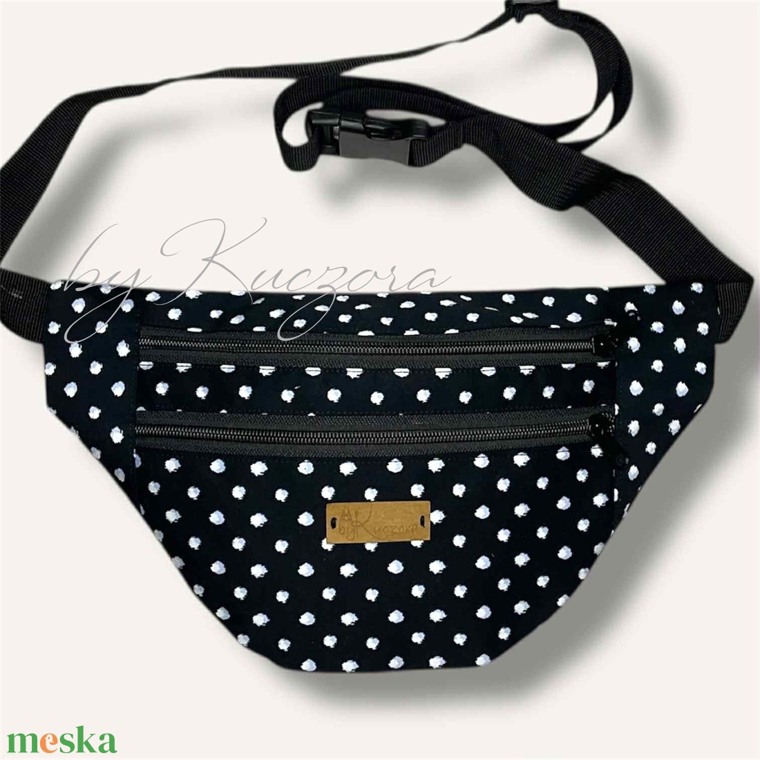 Fekete-fehér pöttyös övtáska / crossbody klasszikus, mégis játékos - táska & tok - övtáska - Meska.hu Fekete-fehér pöttyös övtáska / crossbody klasszikus, mégis játékos - táska & tok - övtáska - Meska.hu
