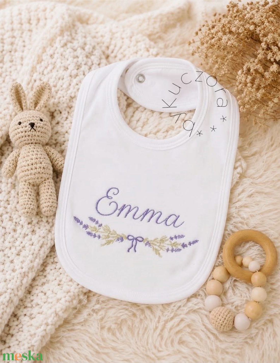 Személyre szabott babaszakállka névhímzéssel � levendulás baba előke - baba - mama - szoptatási, etetési kellékek - partedli, előke - Meska.hu