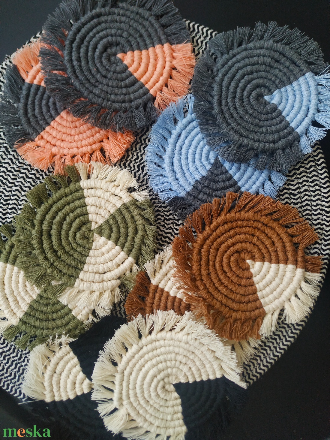 Kézzel készült makramé poháralátétek - otthon & életmód - konyhafelszerelés, tálalás - tálalás - tányér- és poháralátét - Meska.hu