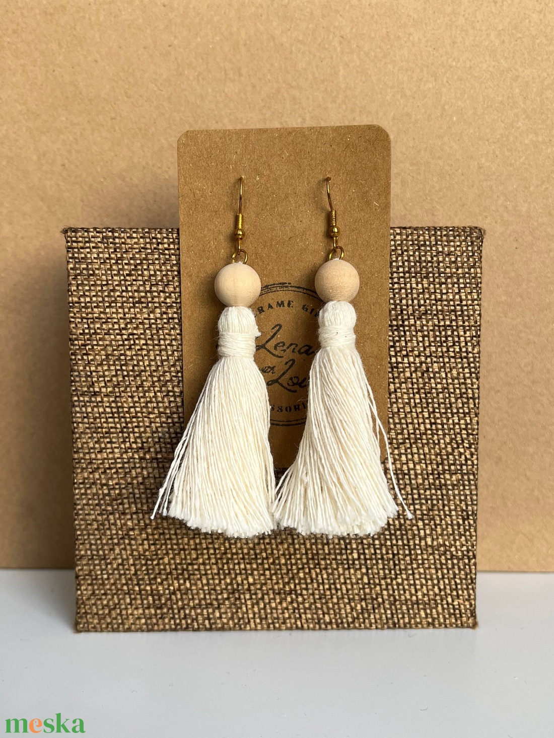 Makramé fülbevaló gyöngyökkel � újrahasznosított pamutból - ékszer - fülbevaló - rojtos fülbevaló - Meska.hu