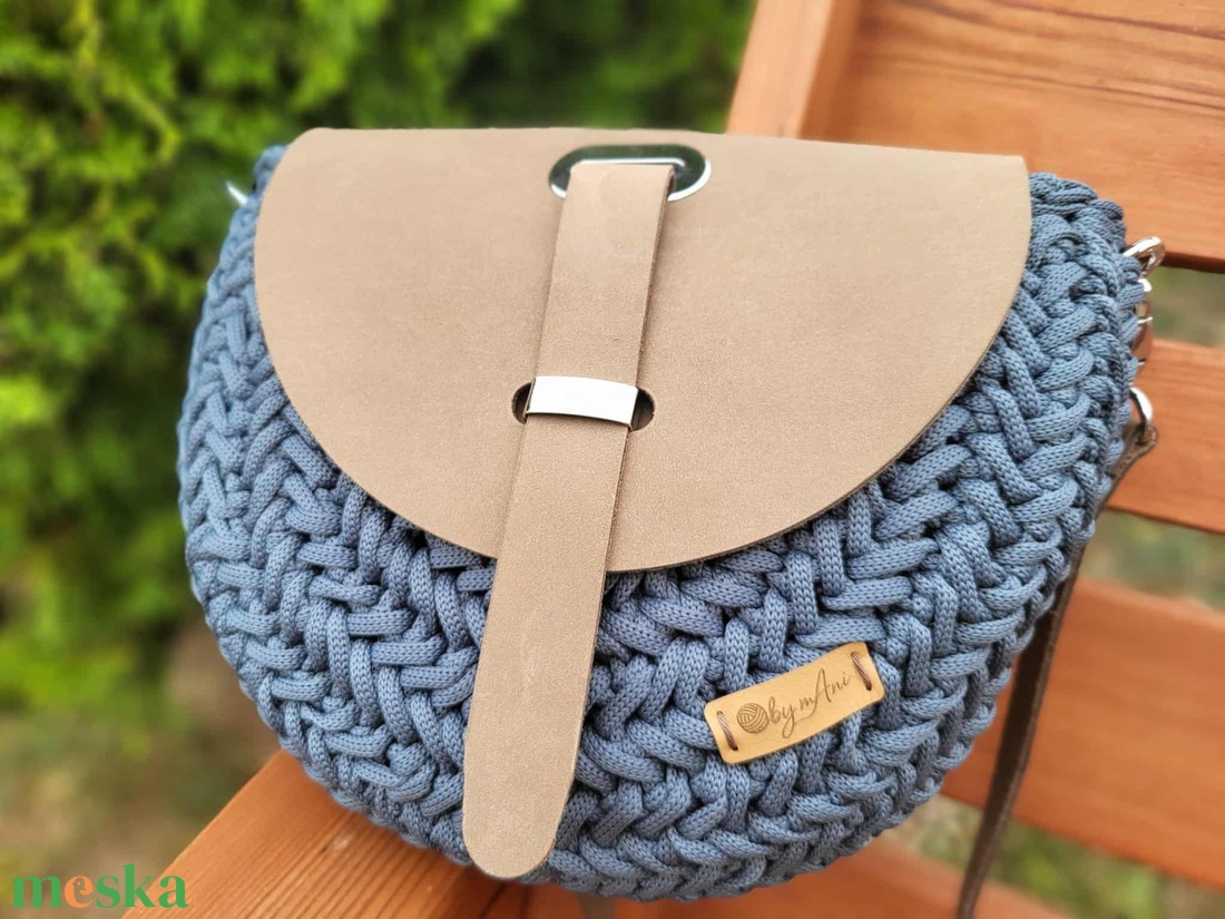 Horgolt crossbody táska - táska & tok - kézitáska & válltáska - vállon átvethető táska - Meska.hu