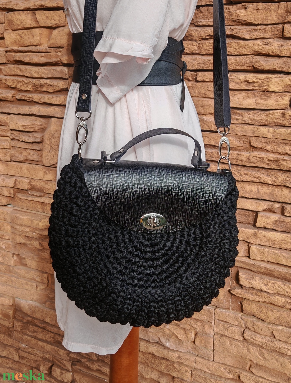 Horgolt női körtáska - táska & tok - kézitáska & válltáska - válltáska - Meska.hu