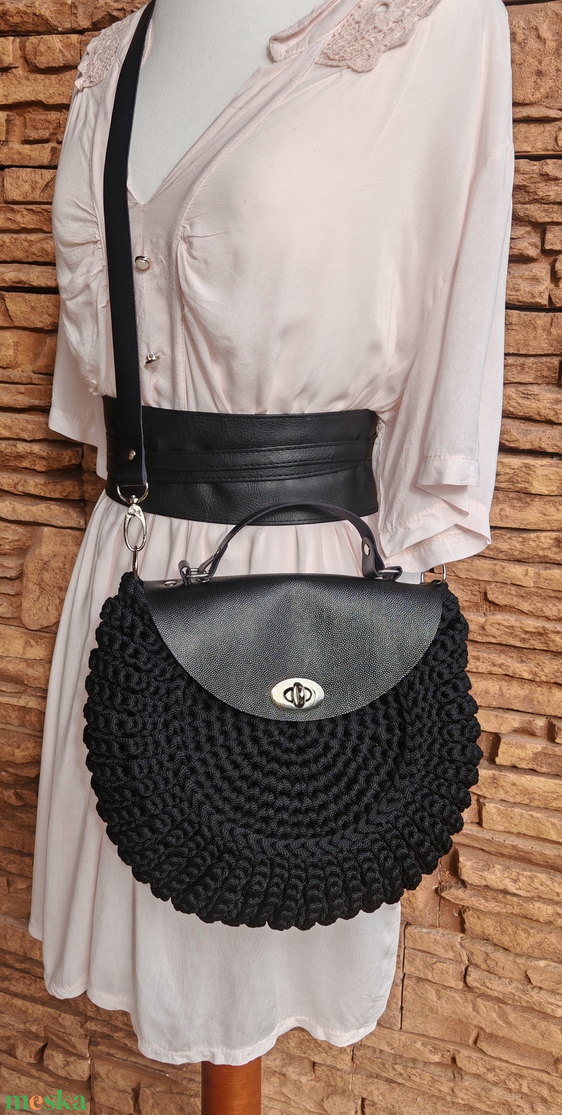 Horgolt női körtáska - táska & tok - kézitáska & válltáska - válltáska - Meska.hu