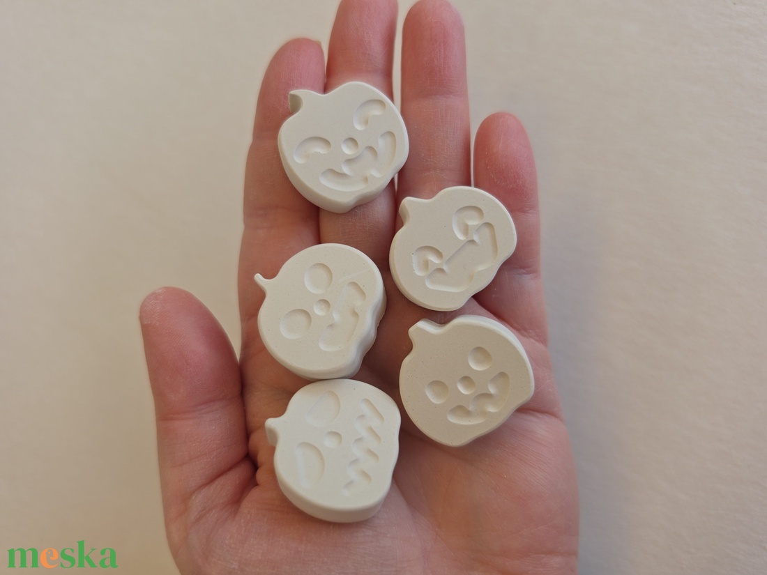 5db Halloween tök - natúr fehér gipszfigura - Kreatív ajándék - Festhető gipszfigura - diy (csináld magad) - egységcsomag - Meska.hu