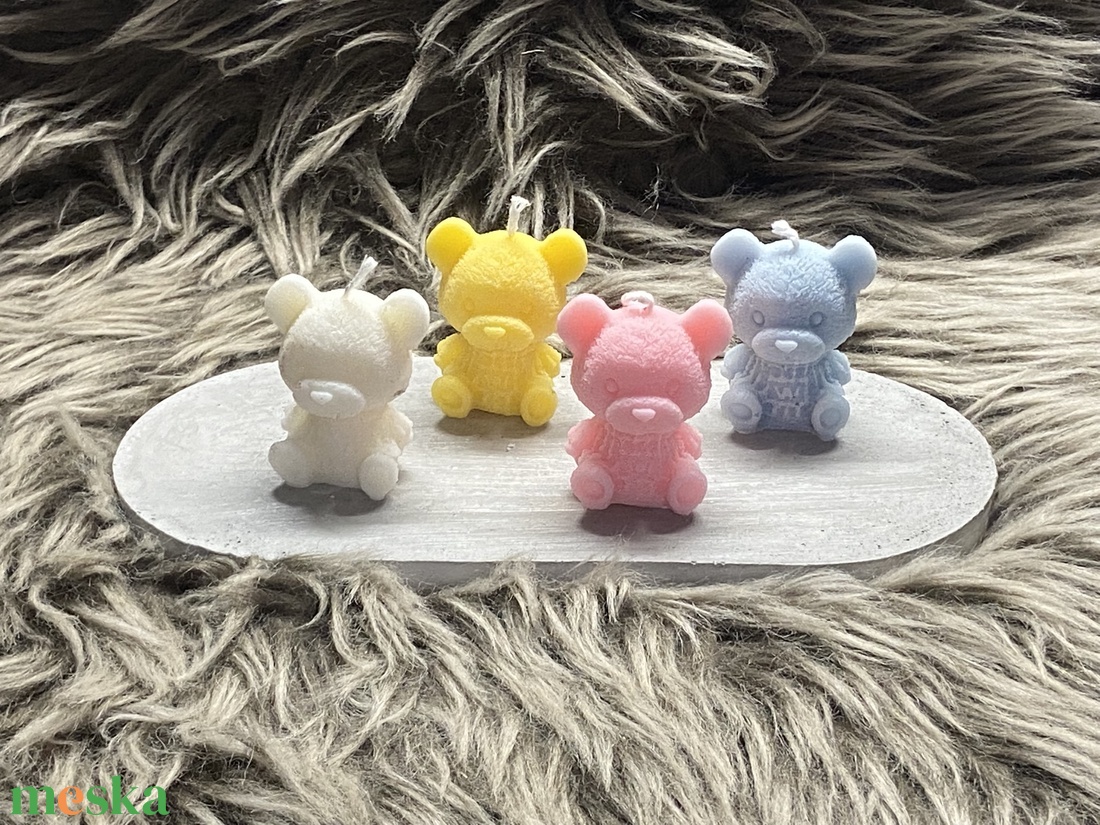 Pici mackó gyertya - kellékek & szerszámok - dekorációs kellékek - dekorációs gyertya - Meska.hu