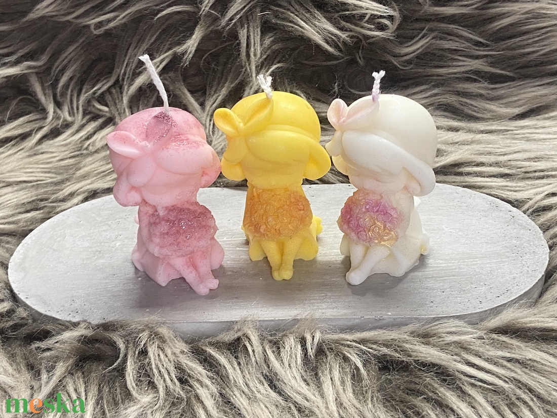 Virágos kislány gyertya - kellékek & szerszámok - dekorációs kellékek - dekorációs gyertya - Meska.hu